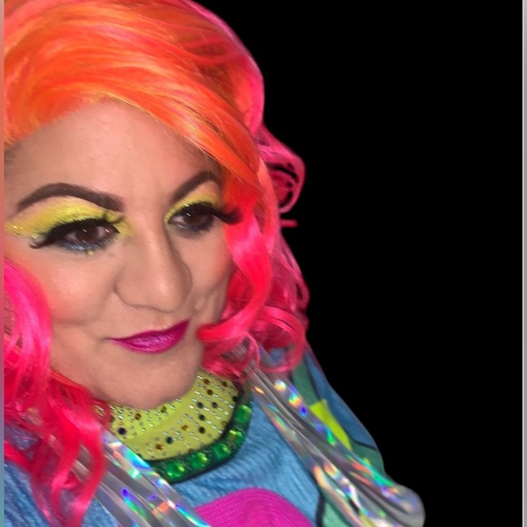 Plus size fun fashion here - Picture 11 of 13